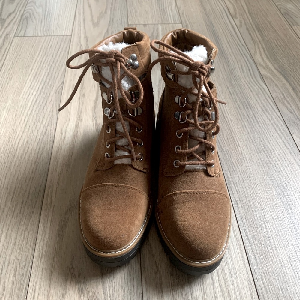 Boots size 6 1/2